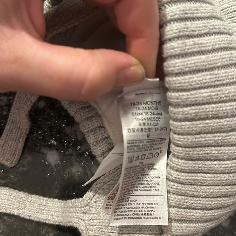 Baby Gap Hat and Northface Mitten bundle - Picture 3 of 6